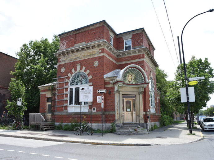 PointeSaintCharles Walk Montreal
