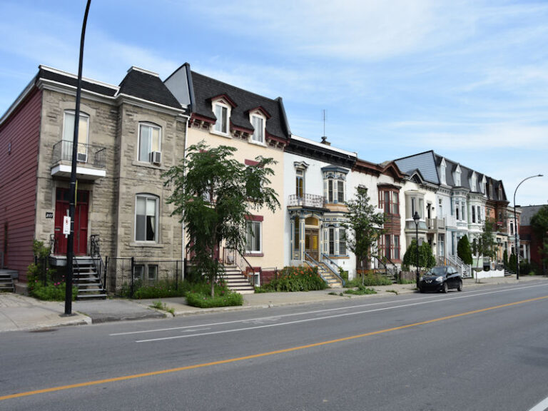 PointeSaintCharles Walk Montreal